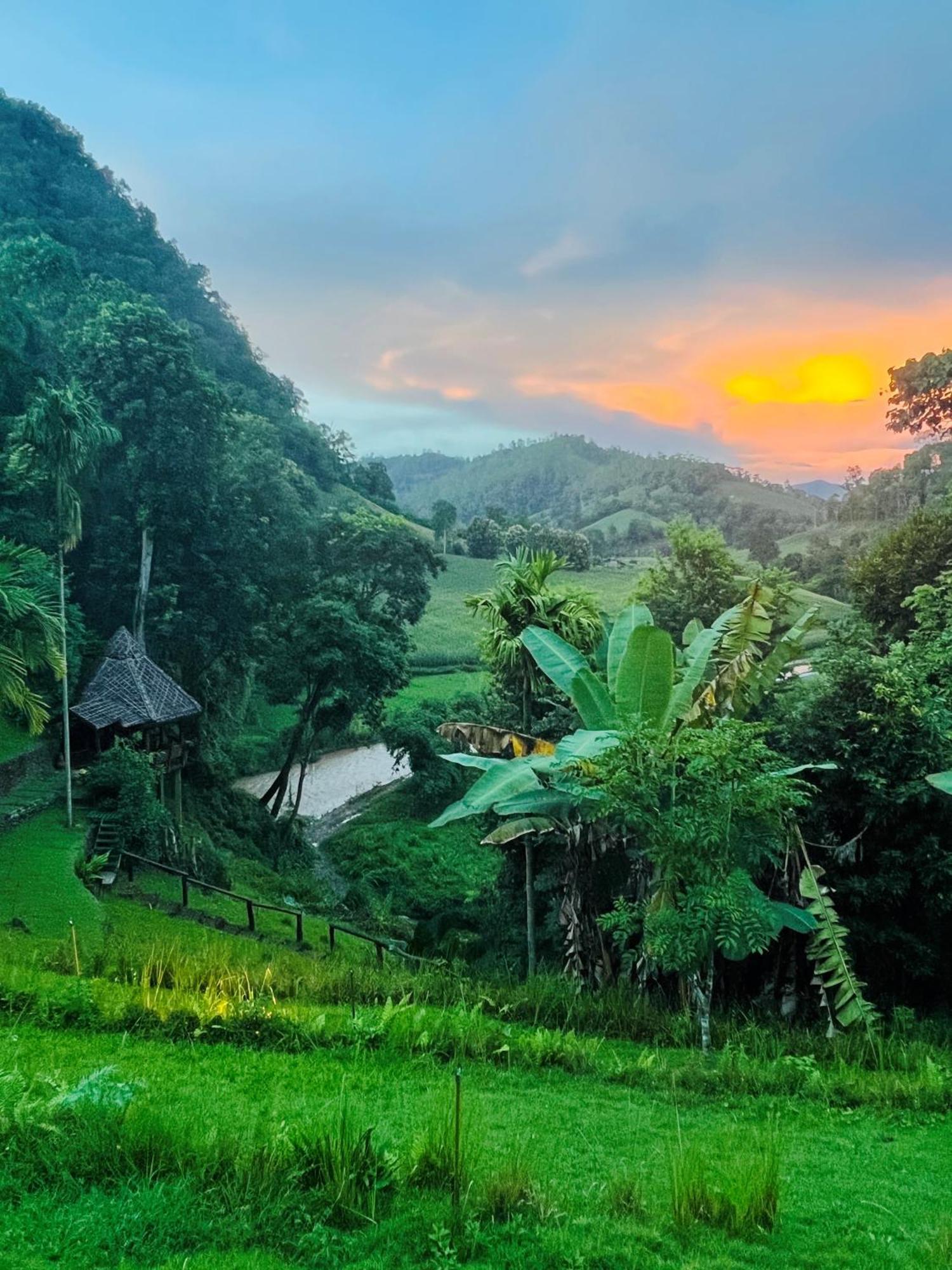 Kanlaya'S Eyrie, Luxury Homestay Pang Mapha Exteriör bild