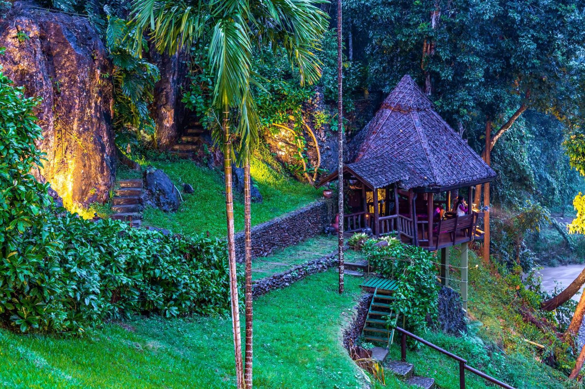 Kanlaya'S Eyrie, Luxury Homestay Pang Mapha Exteriör bild